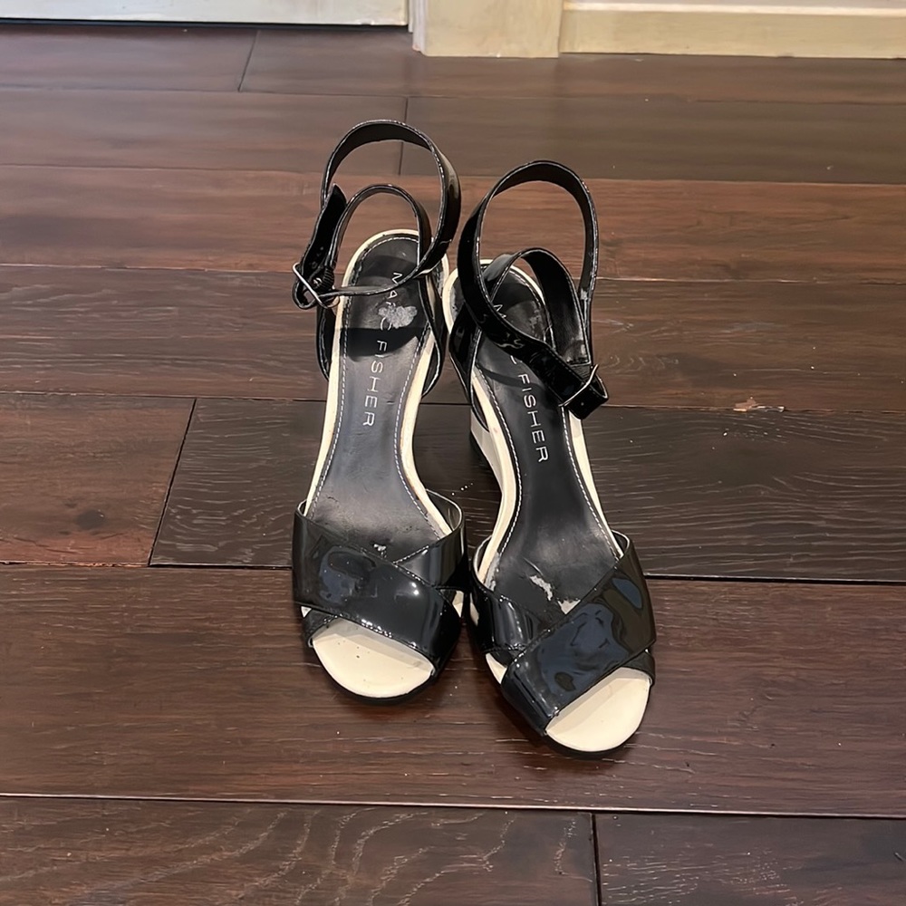 Marc Fisher Women Black and White Wedges Size 7.5